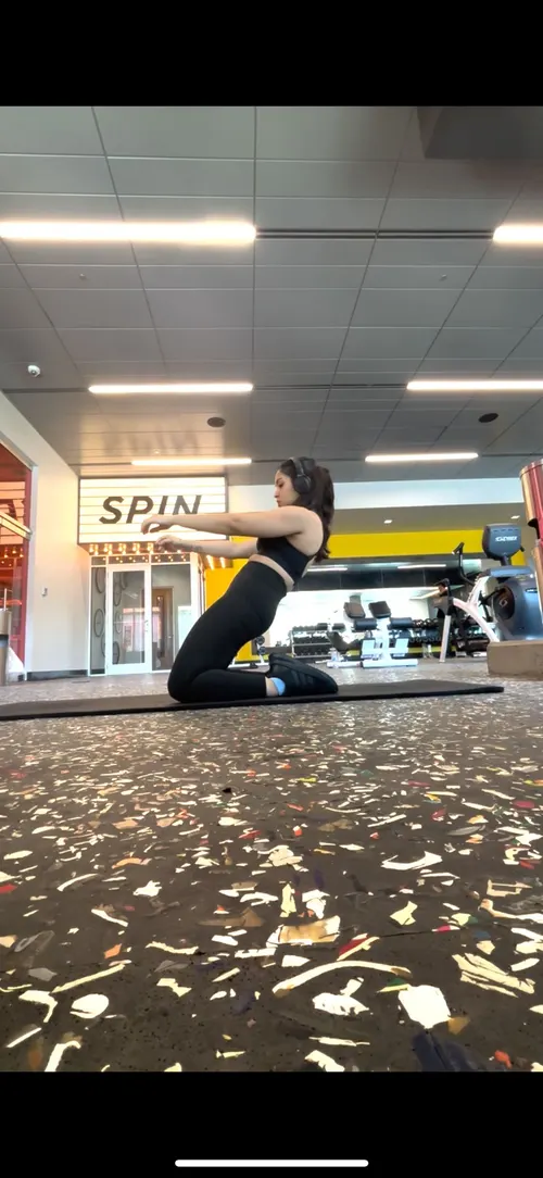 Navyaa working out at the gym.